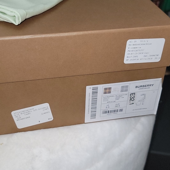 Burberry Camel Plarforms - Picture 10 of 10